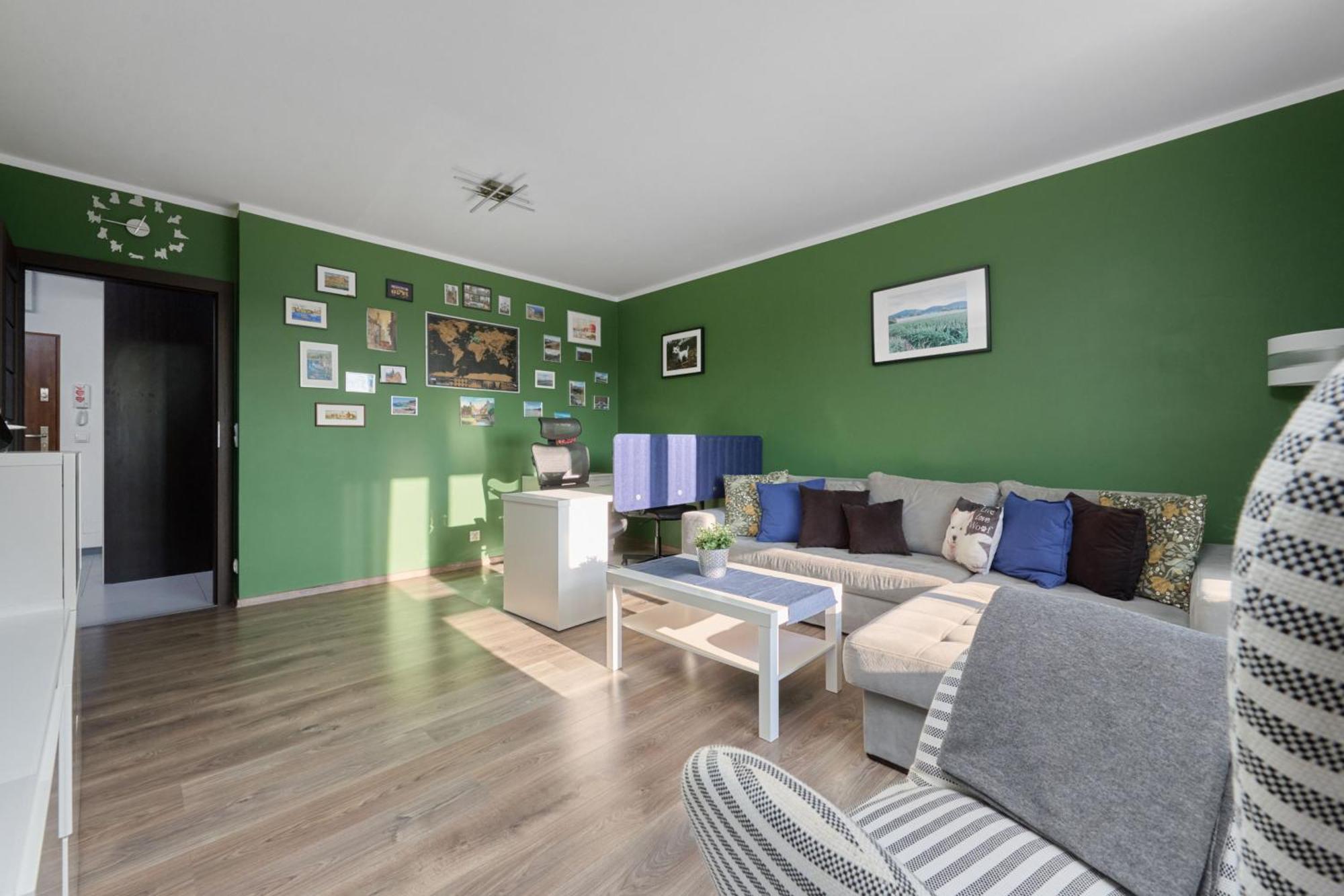 Lively In With Balcony And Desk By Renters * Wrocław