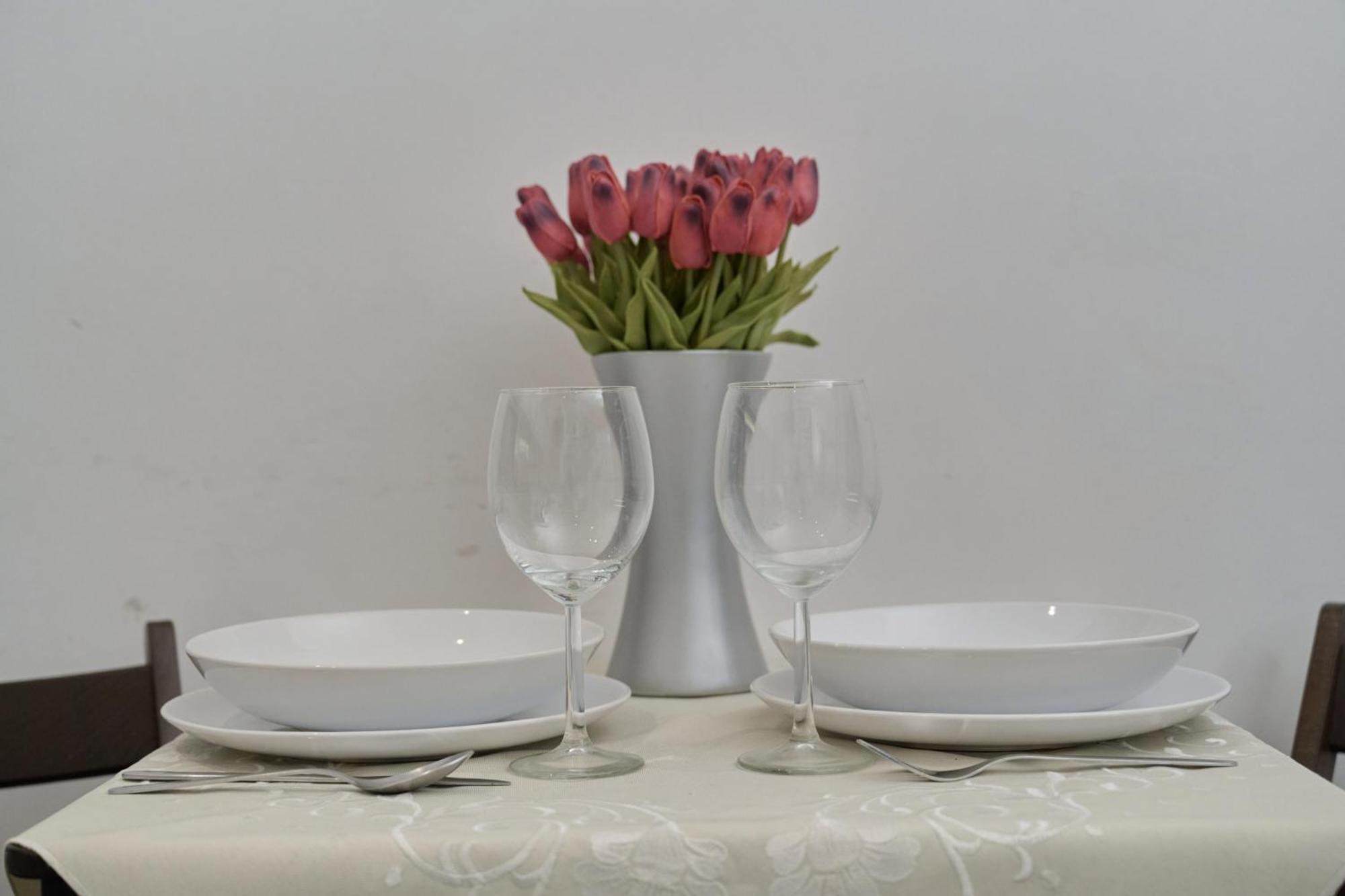 Apartament Lively In With Balcony And Desk By Renters *